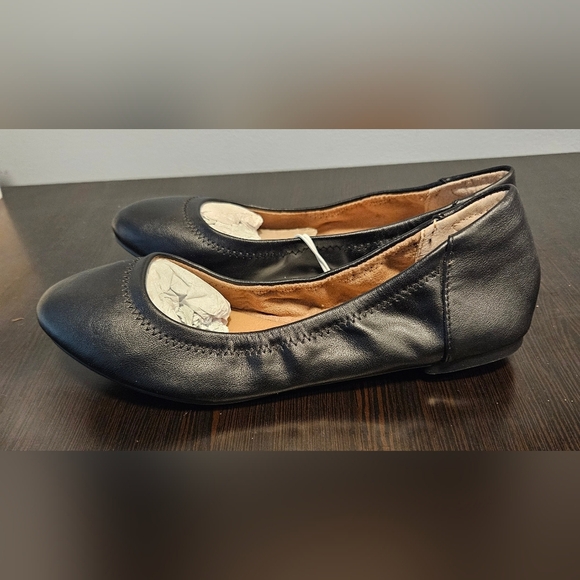 Amazon Essentials black leather Belice Ballet slip on flats - Picture 8 of 9